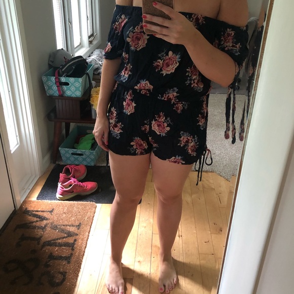 Off shoulder summer romper - Picture 3 of 3